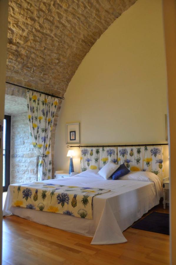 La Caussenarde Bed & Breakfast Severac-d'Aveyron Bagian luar foto